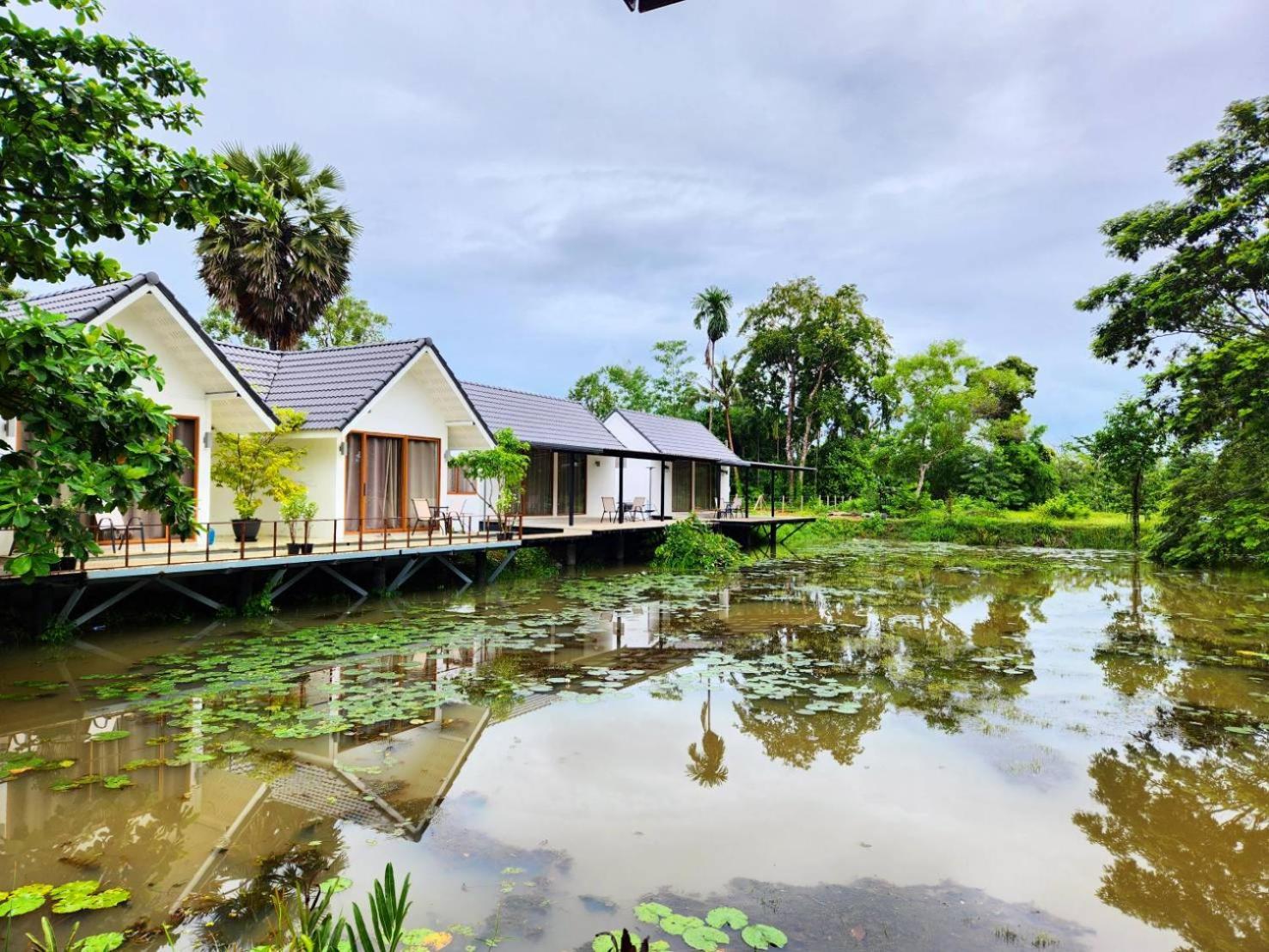 The Duck Cafe And Resort 达叻府 外观 照片