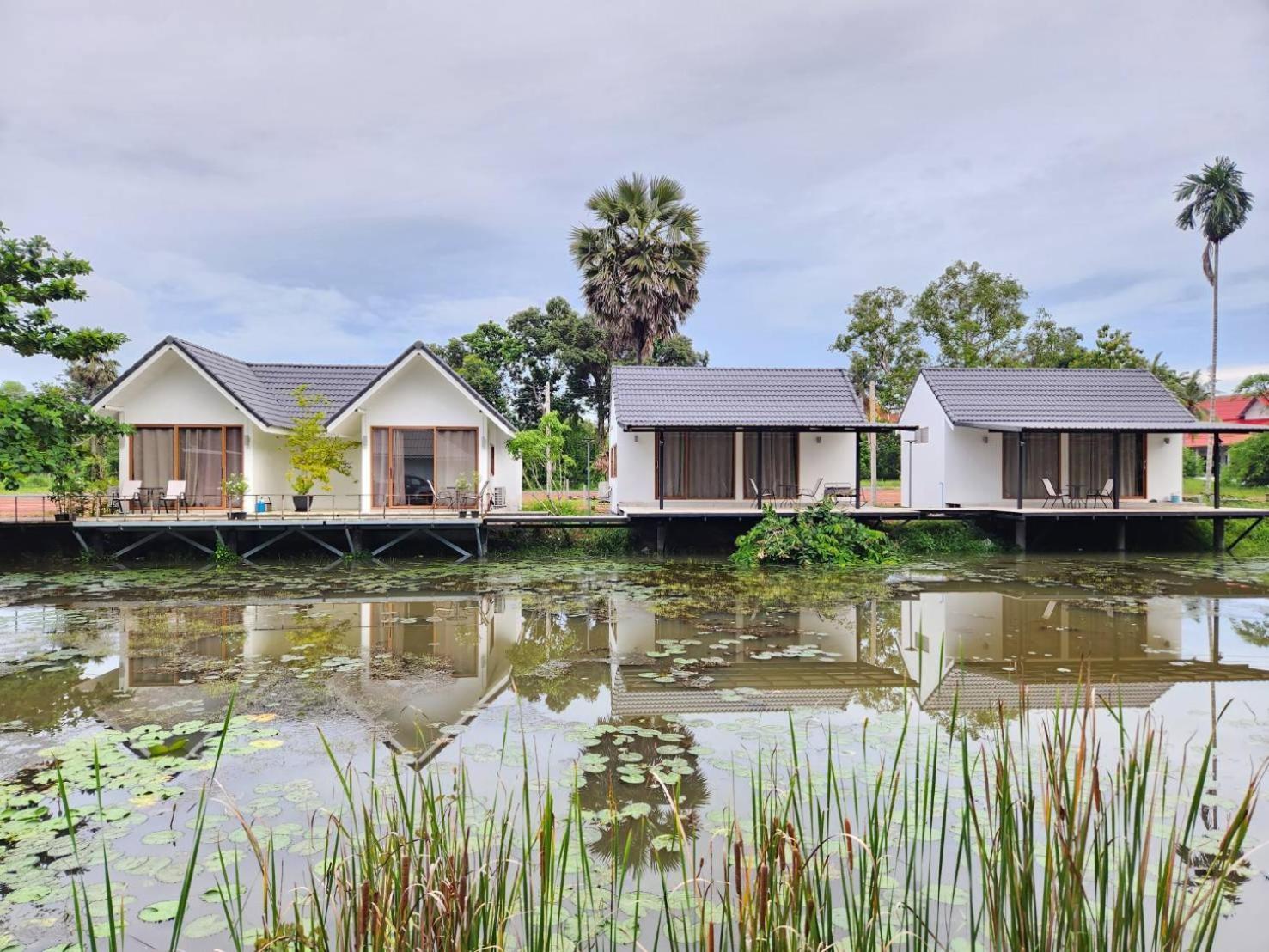 The Duck Cafe And Resort 达叻府 外观 照片