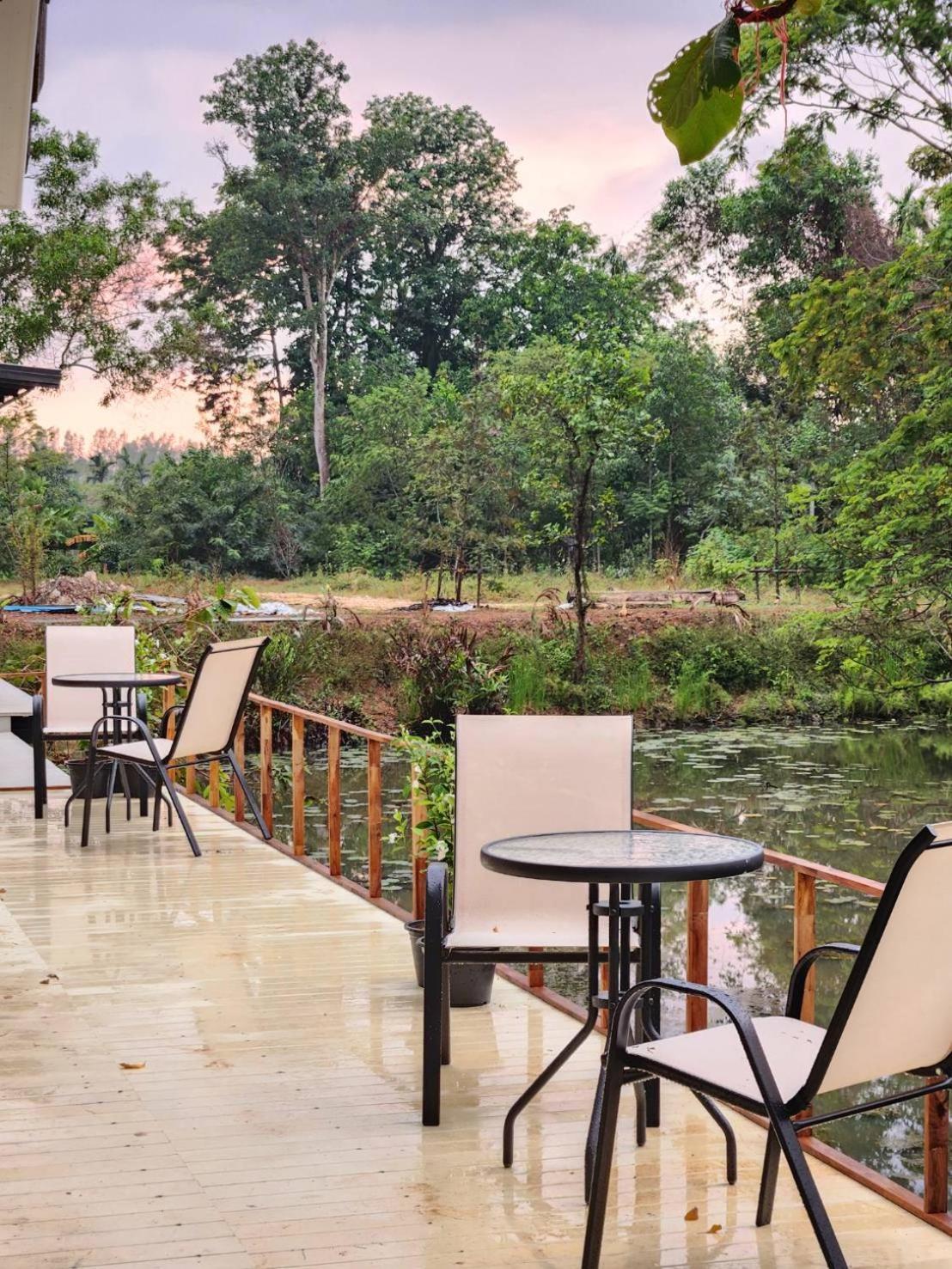 The Duck Cafe And Resort 达叻府 外观 照片